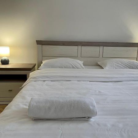 Avangard Kryva Lypa 3 Apart Lviv Ngoại thất bức ảnh