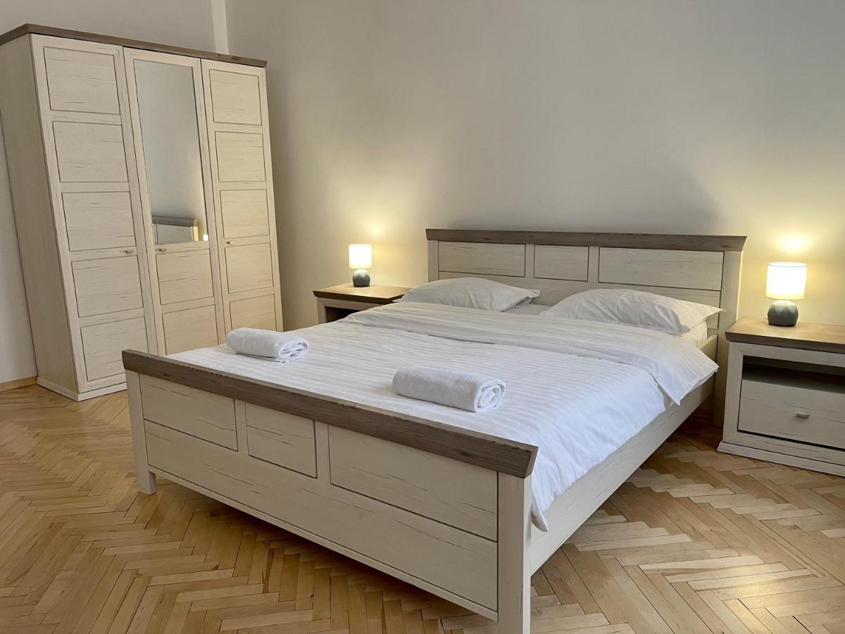 Avangard Kryva Lypa 3 Apart Lviv Ngoại thất bức ảnh